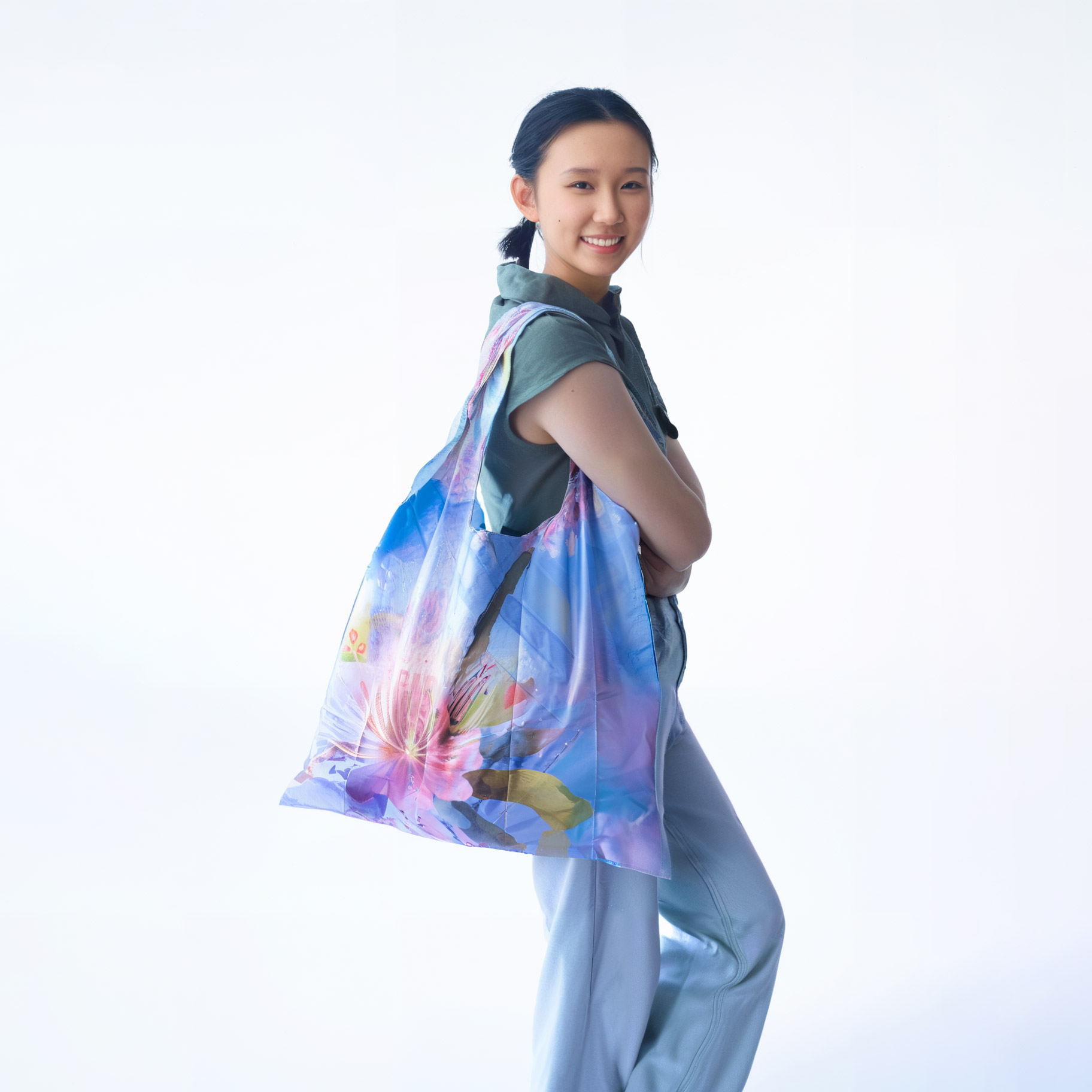 Watercolor Floral Fantasy Foldable Bags